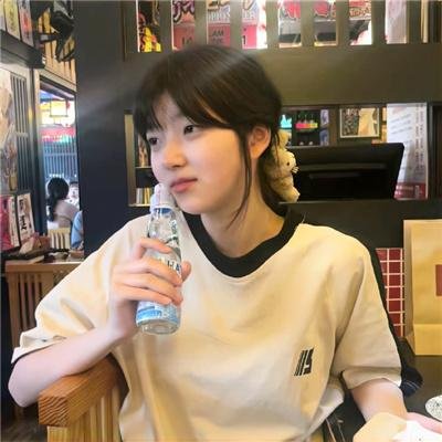 罗美雪妮黛的美丽与哀愁 海报